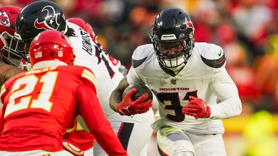 Chiefs bolster RB room after signing former 1,100-yard star