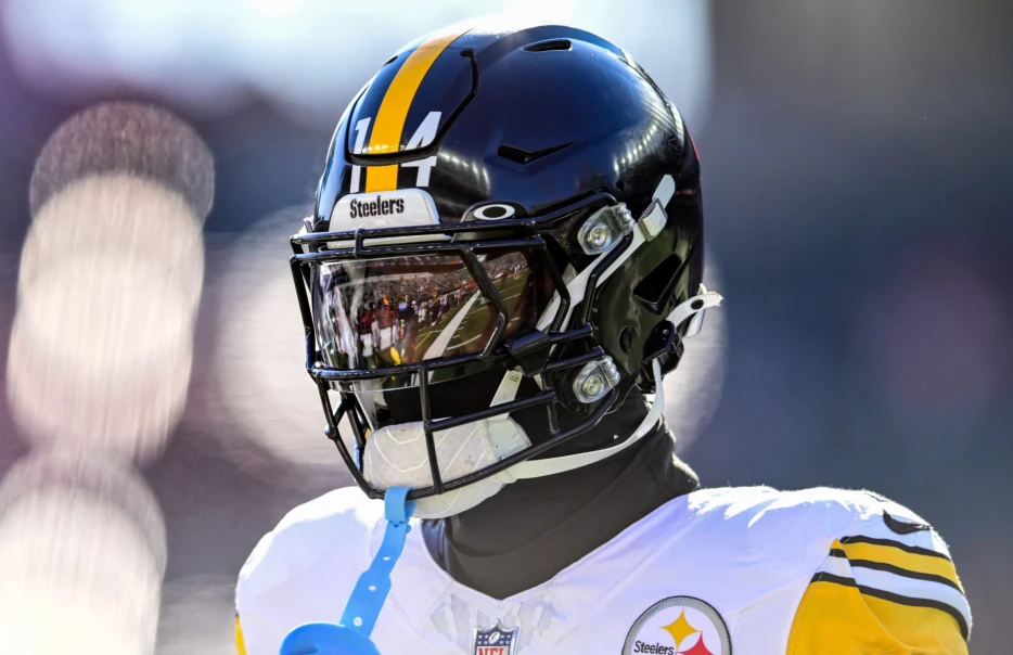 Daily News &amp; Links: George Pickens Goes Off Again; Steelers in for Another Collapse?