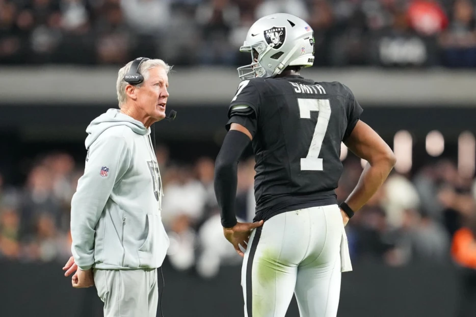 Identifying 4 Las Vegas Raiders Coaching Candidates to Replace Pete Carroll