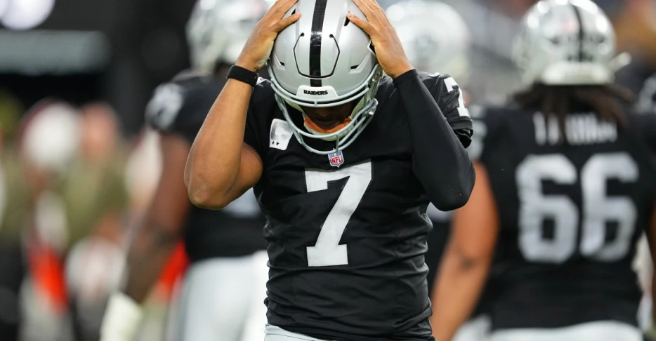 In a season of lows, Las Vegas Raiders continue to fall deeper with blowout loss to Cleveland Browns