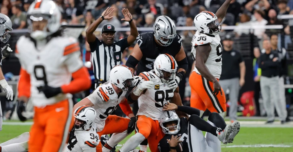 Las Vegas Raiders completely outplayed by lowly Cleveland Browns