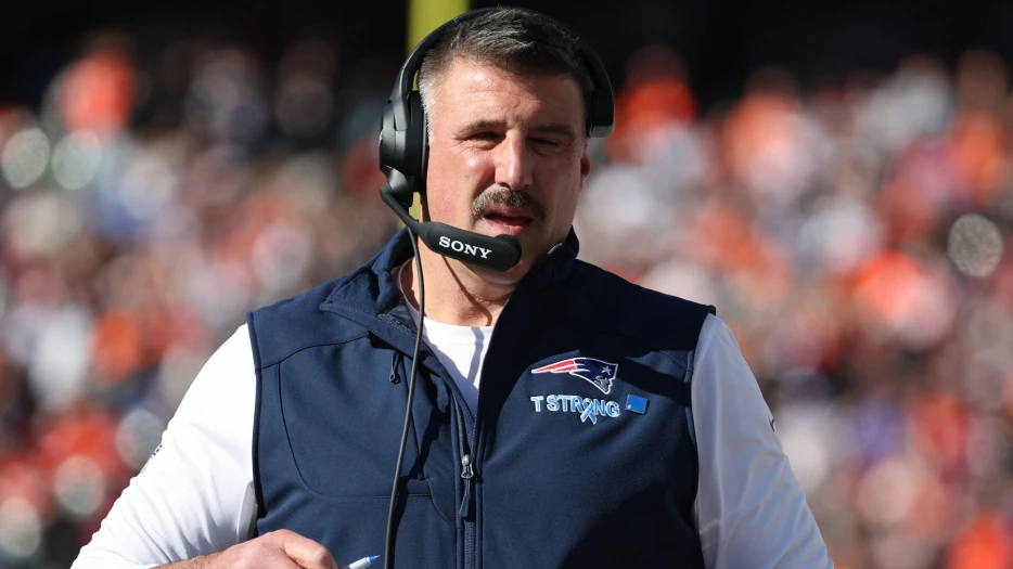Mike Vrabel Gives Special Shoutout To Two Players After Patriots Win
