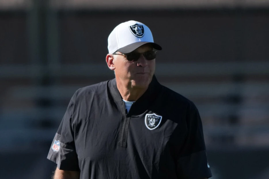 Raiders Fire Offensive Assistant Bob Bicknell