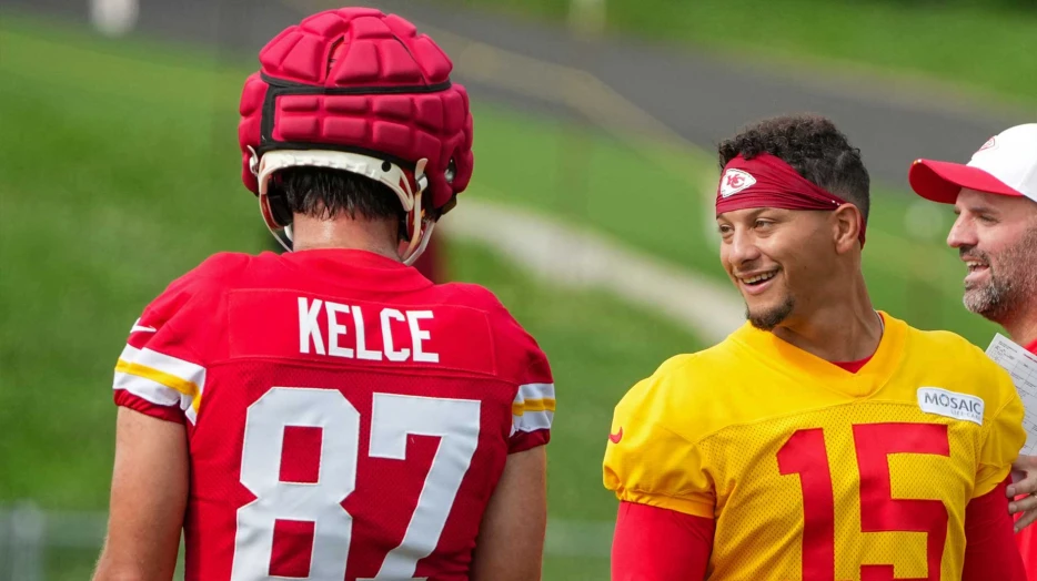 Travis Kelce’s Patrick Mahomes impression is on point after Chiefs’ comeback vs. Colts