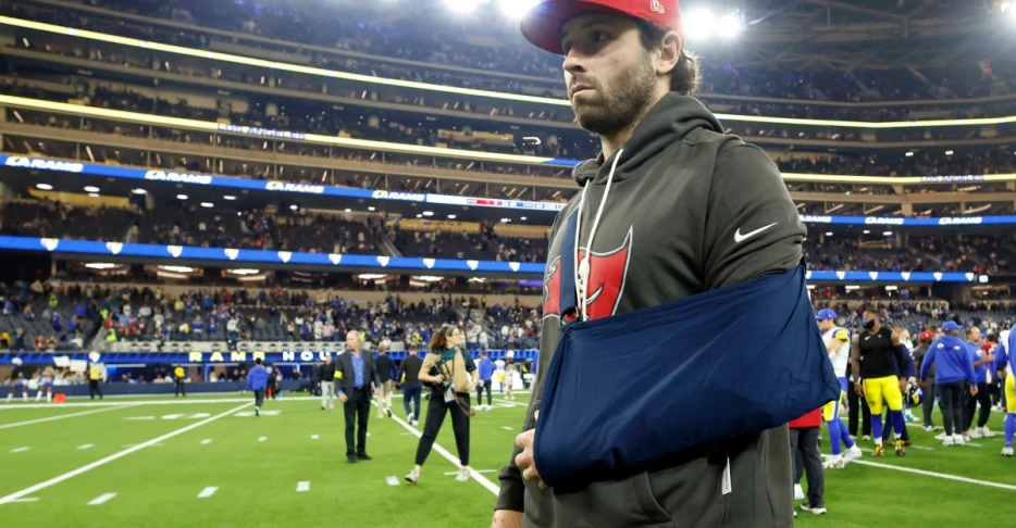 Week 12 Game Recap: Buccaneers lose big 34-7; Mayfield hurt in defeat