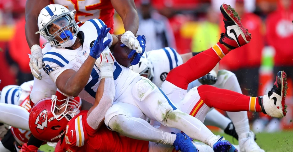 After three straight subpar performances, is the Colts’ panic meter starting to climb?