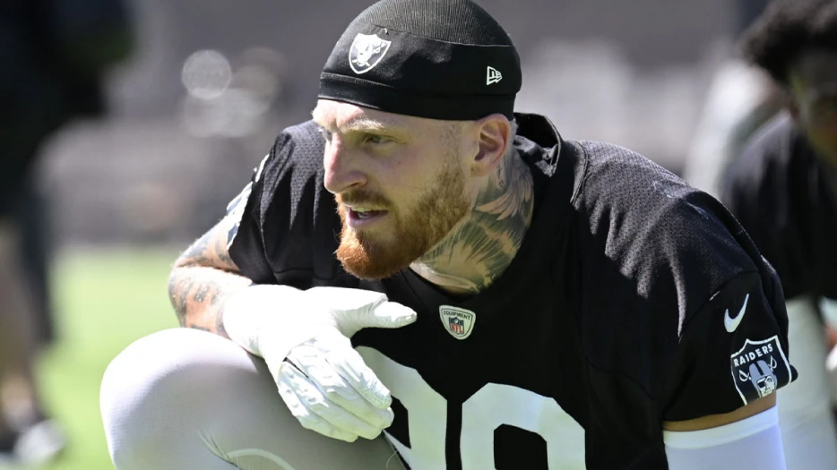Maxx Crosby sounds off on heated sideline exchange with Raiders teammate