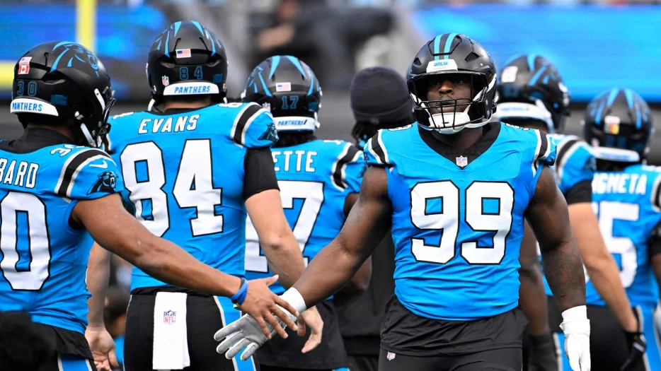 Panthers’ Tershawn Wharton hilariously avoids 12-men penalty with diving sprint off MNF field