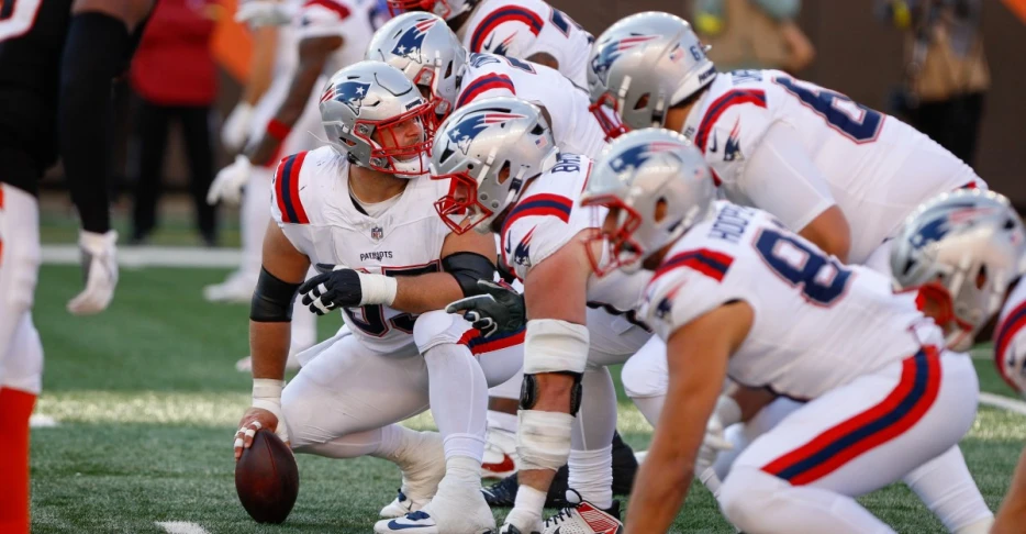 Patriots vs. Bengals snap counts: Attritional game requires on-the-fly adjustments