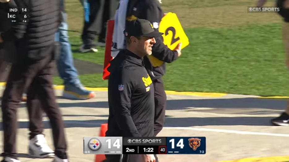 Beat Writer Believes Aaron Rodgers’ Status Is Up In The Air For Sunday