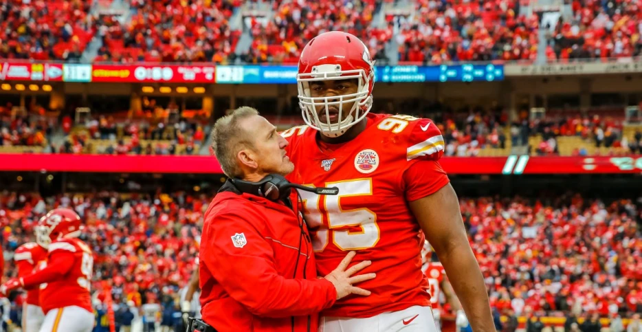 Chiefs News 11/26: Steve Spagnuolo talks Chris Jones’ practice effort