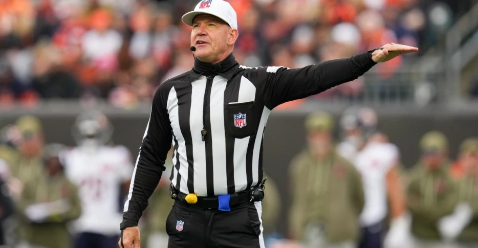 Clete Blakeman reportedly known to throw yellow flag against Las Vegas Raiders