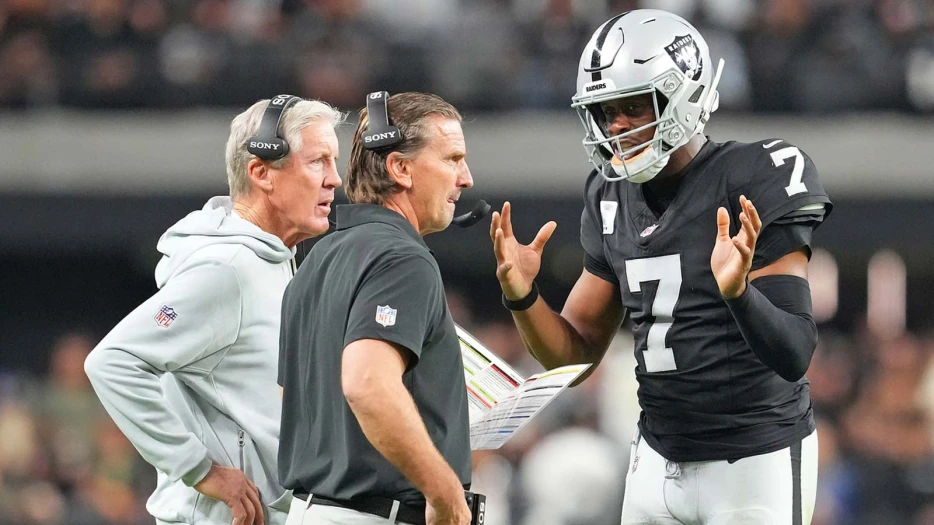 Geno Smith apologizes for flipping bird to Las Vegas Raiders fans