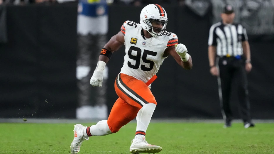 Myles Garrett’s GF grabs attention after Browns shared Week 12 video