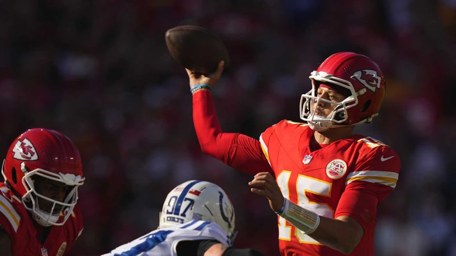 Patrick Mahomes among 4 stars off Chiefs injury report, but 3 players ruled out vs. Cowboys
