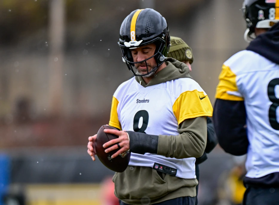 Aaron Rodgers Takes Big Step Forward in Injury Return