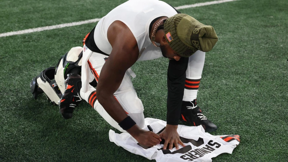 Browns’ Shedeur Sanders earns strong praise from 49ers DC Robert Saleh