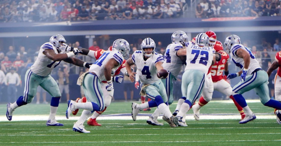 Cowboys, Chiefs at same table for Thanksgiving, but only one will keep momentum