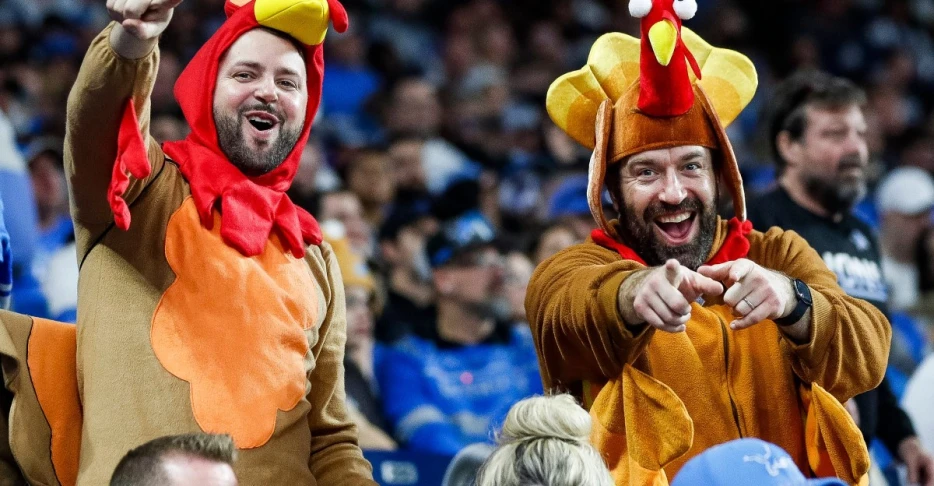 Detroit Lions vs. Green Bay Packers discussion to kick off Thanksgiving