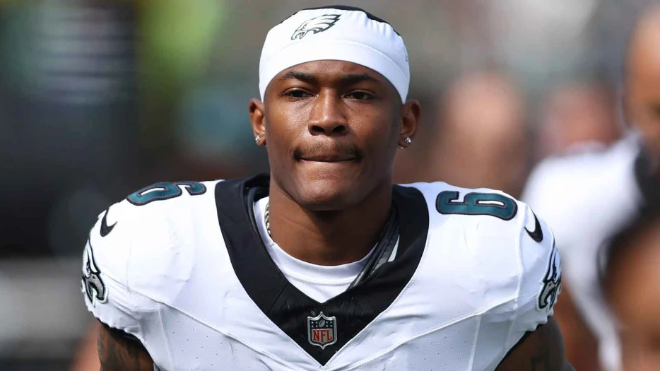 DeVonta Smith gets concerning injury update for Bears clash