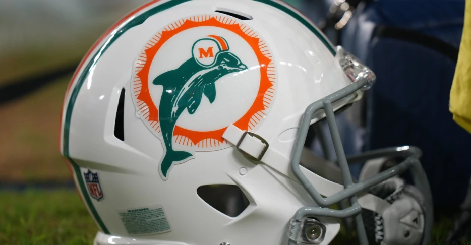 Dolphins announce throwback uniforms for 60th anniversary celebration