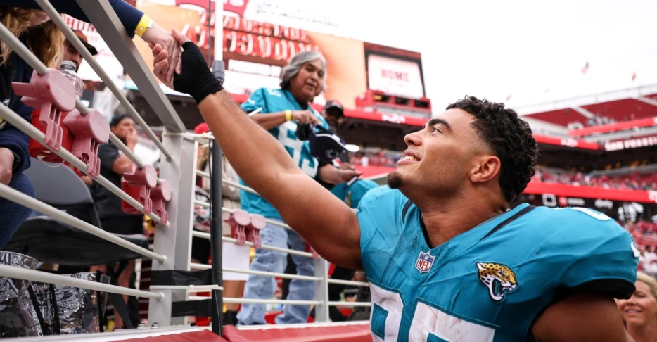 Jaguars TE Brenton Strange a welcome relief in uncertain passing game