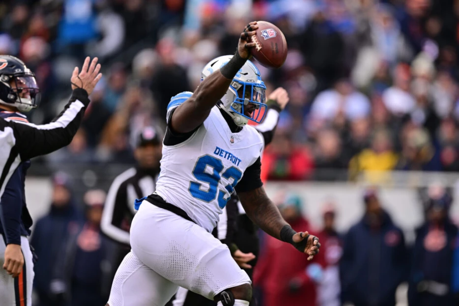 Lions DE Josh Paschal Will Not Play In 2025