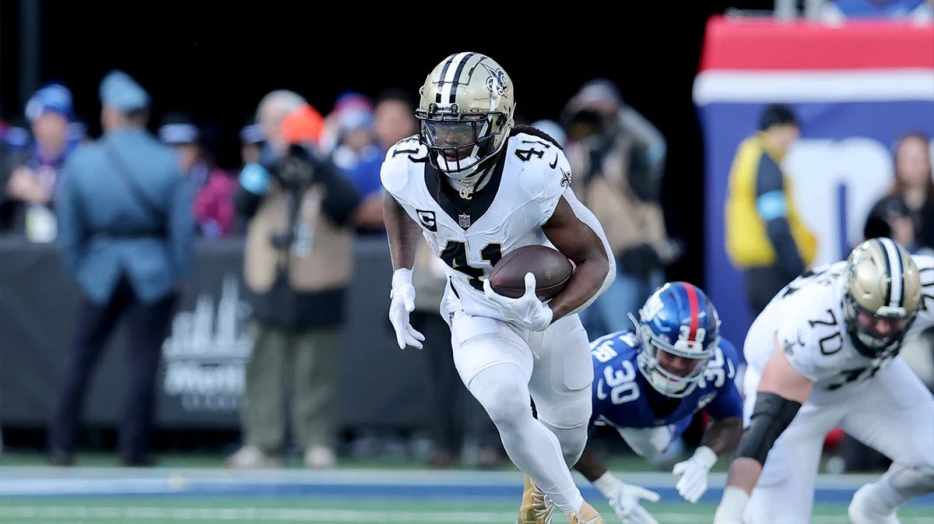 Saints’ Alvin Kamara avoids IR despite being ruled out vs. Dolphins