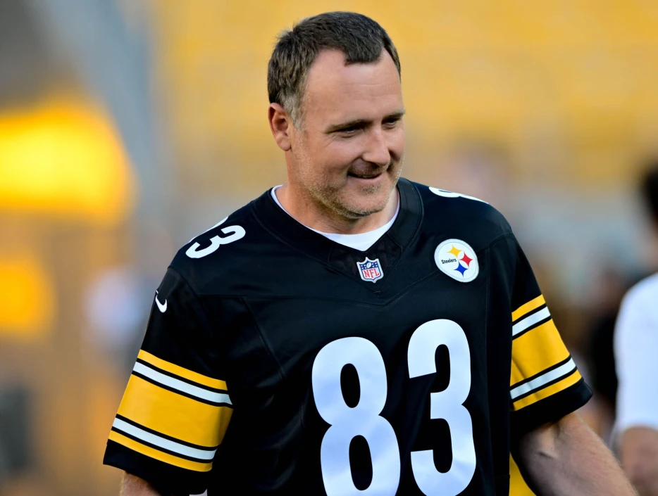 Steelers Legend Heath Miller Making Big Difference at Virginia High School
