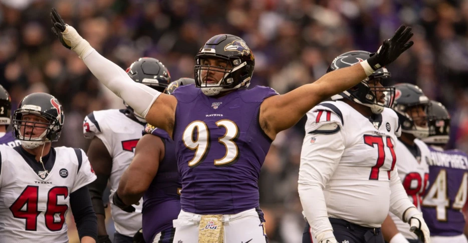 Colts elevate veteran DT Chris Wormley from the practice squad before Texans game