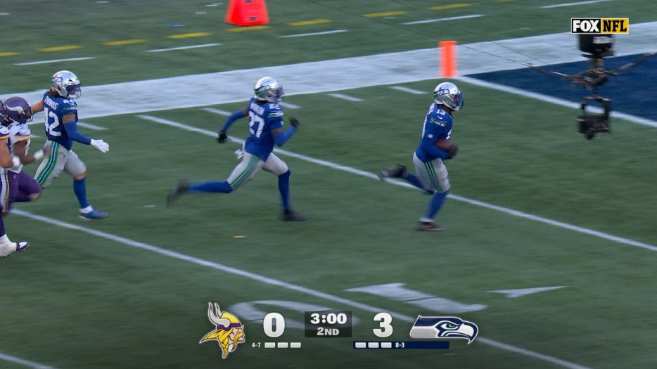 Ernest Jones returns 84-yard pick-six to give Seahawks early lead vs. Vikings | NFL Highlights