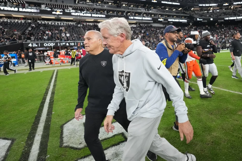 Las Vegas Raiders Thinking About Firing Pete Carroll?