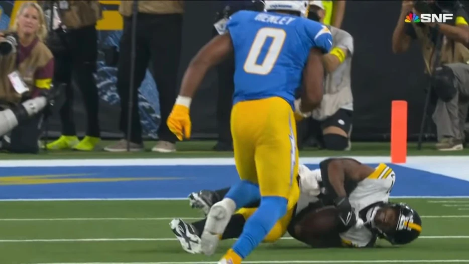 Steelers Still Not Concerned About Jonnu Smith’s Production: ‘We’ve Got Guys’