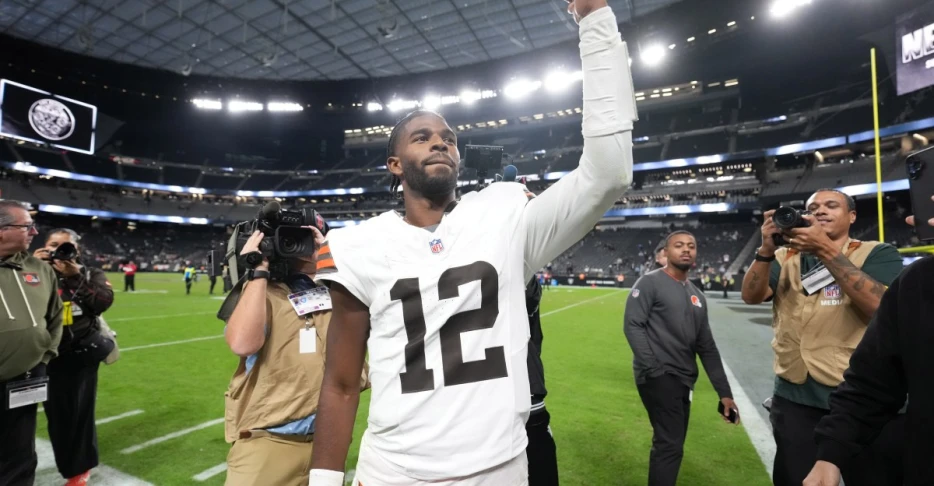 Sunday Dawg Chow (11/30): Juice and vibes in Cleveland!