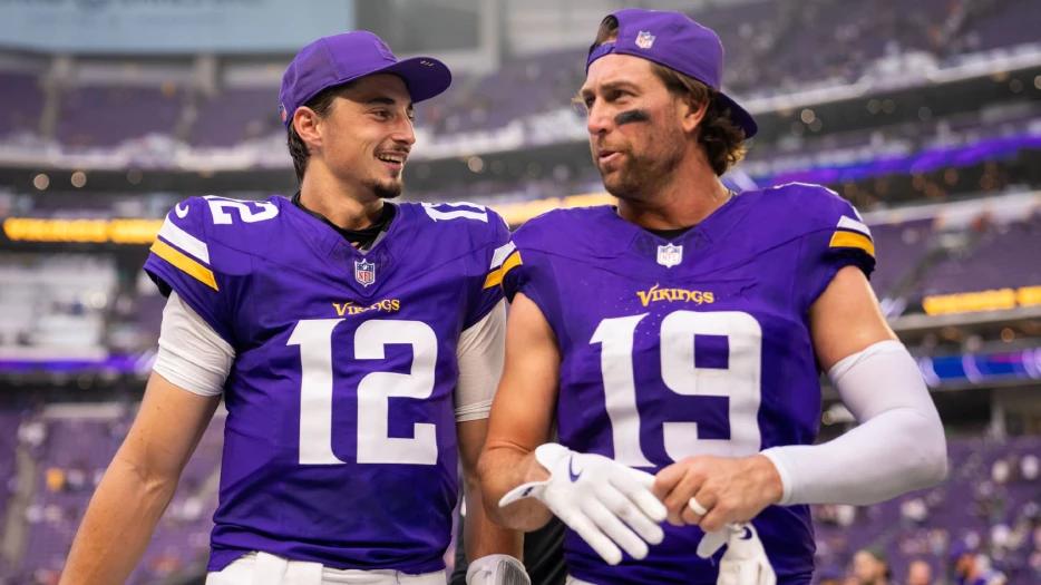 Vikings’ Adam Thielen a healthy scratch vs. Seahawks in Sam Darnold bowl