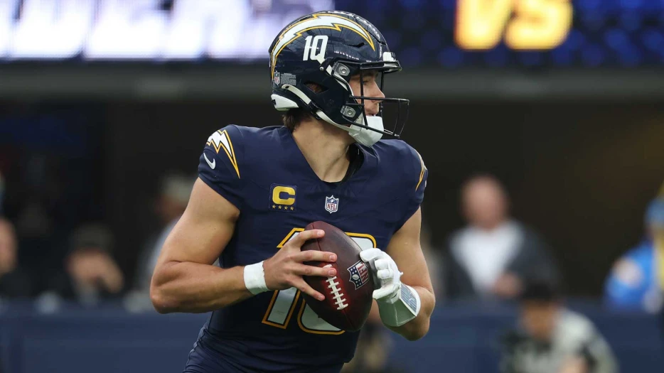 Chargers’ Justin Herbert to undergo hand surgery after injury vs. Raiders