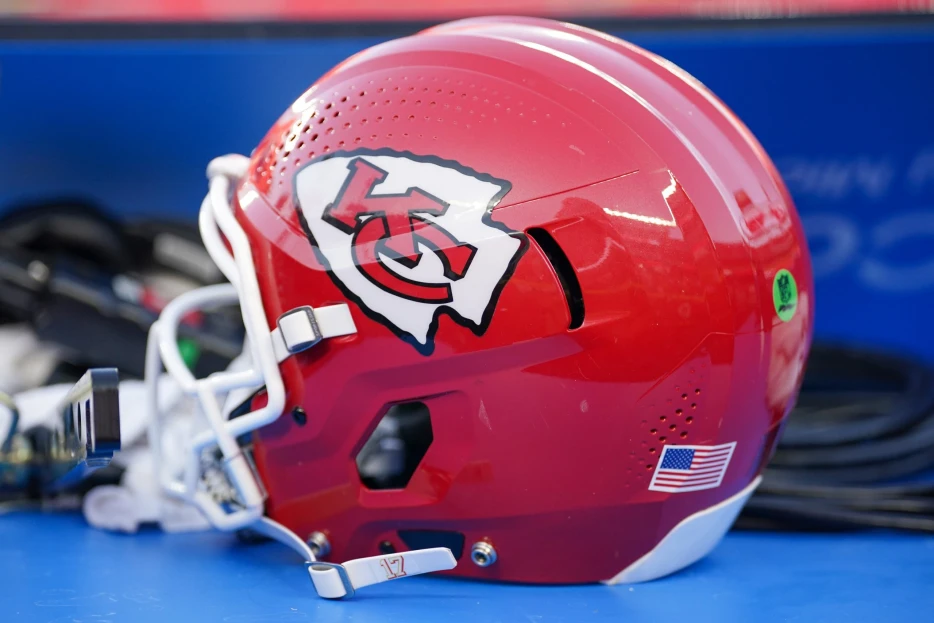 Chiefs Tried Out Eight Players Including Veteran OL Zach Banner