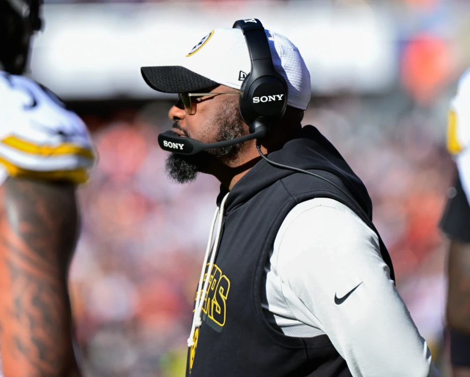 ‘Fire Tomlin’ Chants Erupt at Acrisure Stadium