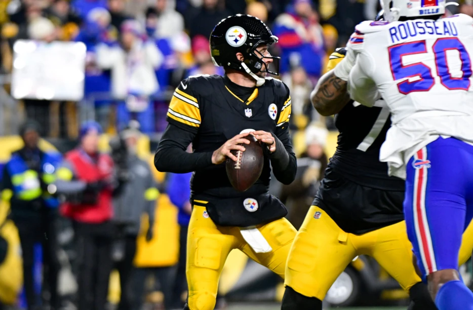 Former NFL QB Blasts Aaron Rodgers’ Leadership: ‘He Loves to Yell at Everybody Else’