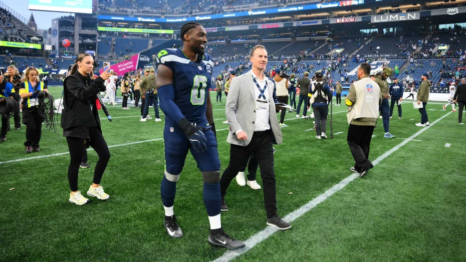 Seahawks’ DeMarcus Lawrence sends NSFW warning to offenses after shutting out Vikings