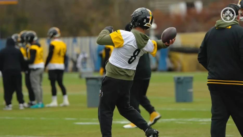 Aaron Rodgers Could Take Snaps Under Center This Week, Mike Tomlin Says