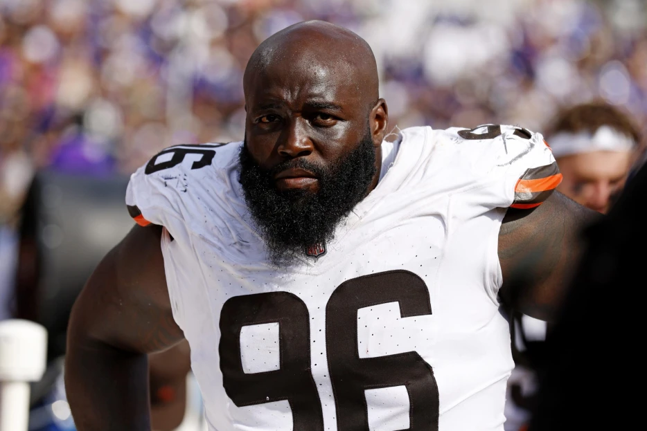 Browns Place DT Maliek Collins On IR Among Eight Roster Moves
