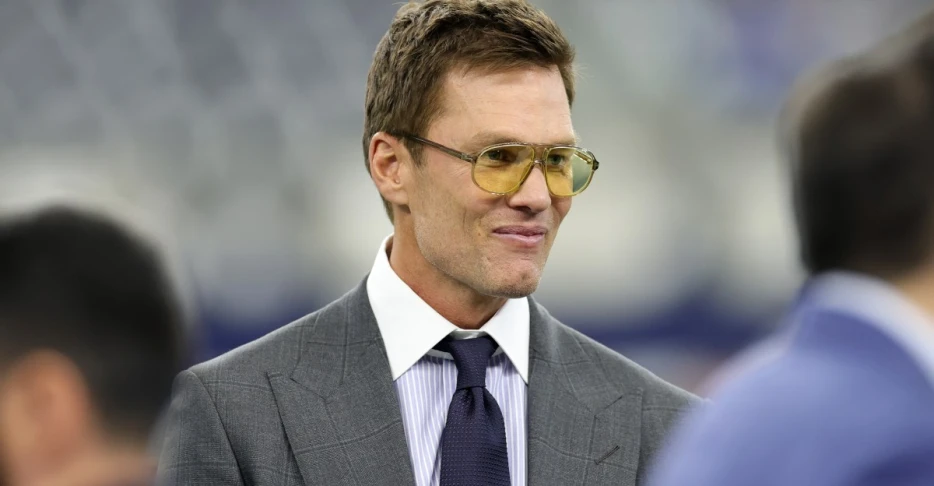 Does Tom Brady share some blame for Raiders’ awful season?