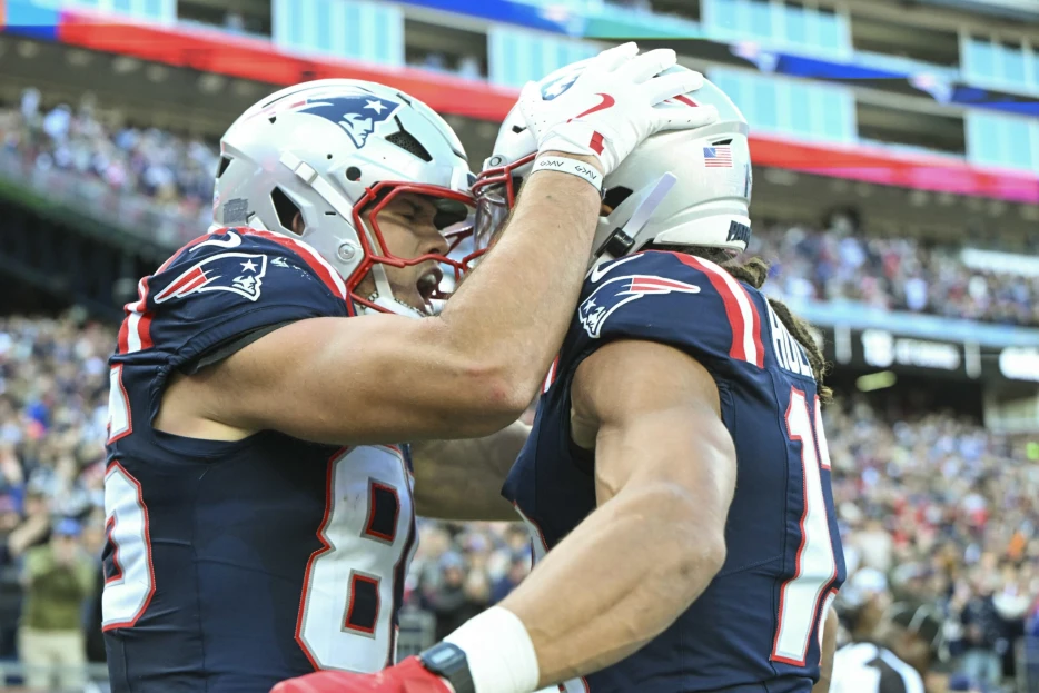 Hunter Henry Reveals Secret Ingredient To Patriots’ Stunning Success