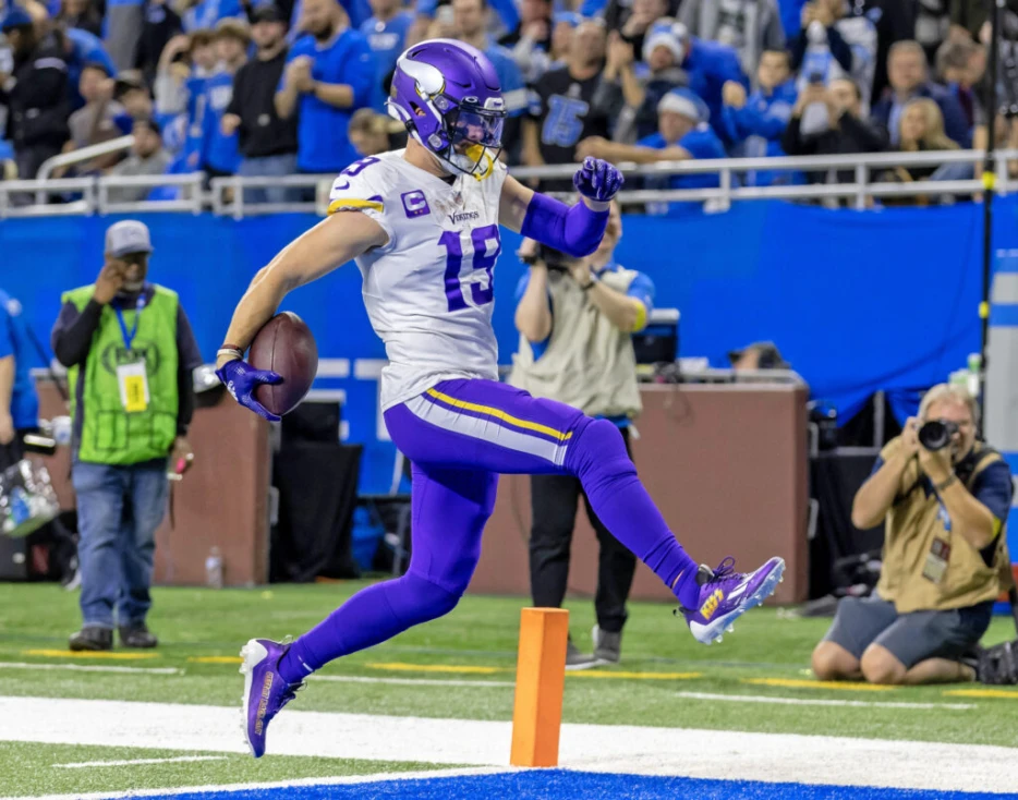 Steelers Claim WR Adam Thielen