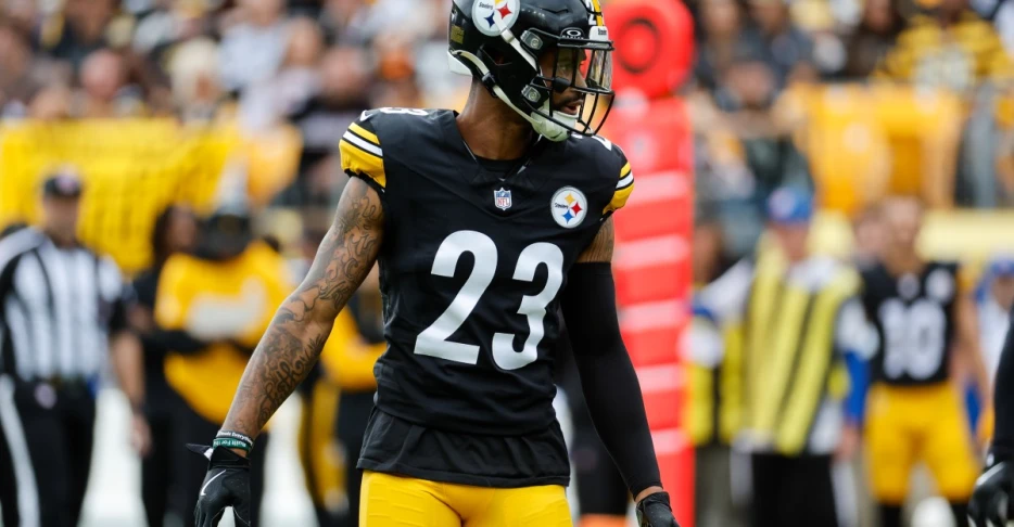 Steelers release Darius Slay
