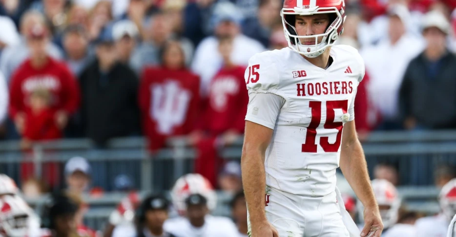 Browns maneuver to land a QB in this mock draft