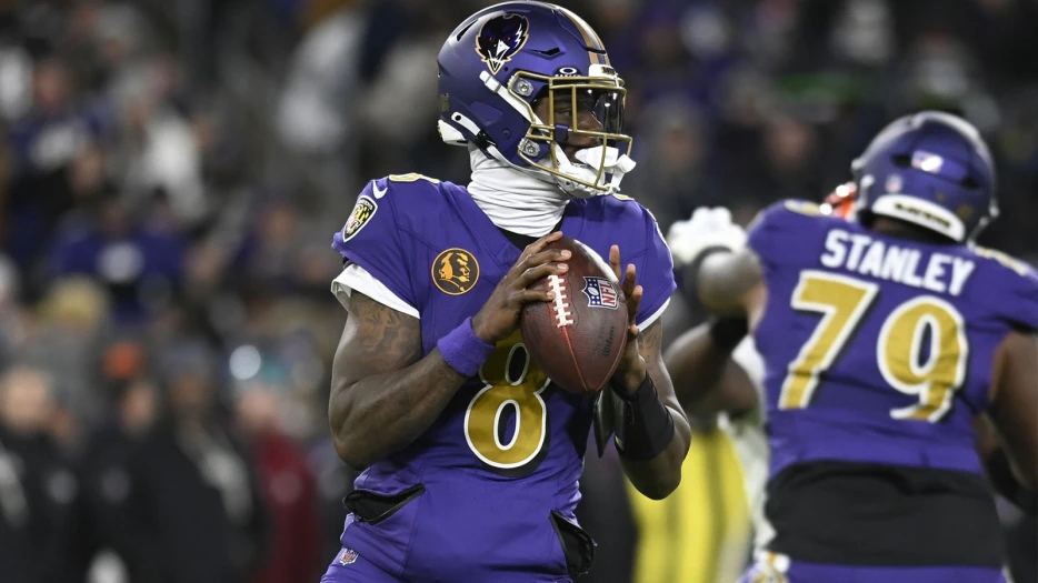 Which struggling QB can turn things around in Steelers-Ravens: Lamar Jackson or Aaron Rodgers?
