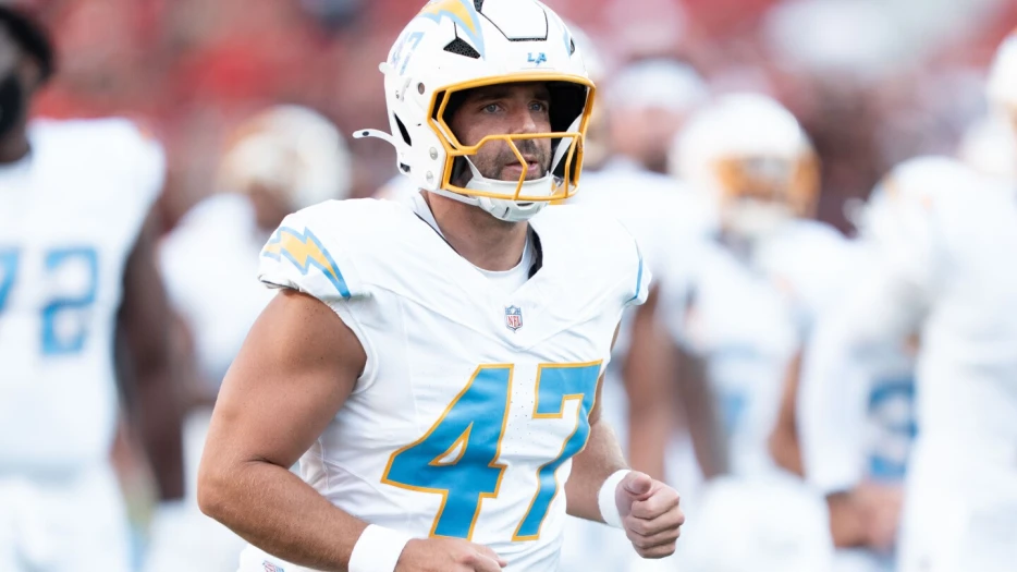 Chargers long snapper Rick Lovato retires with Josh Harris set to replace him