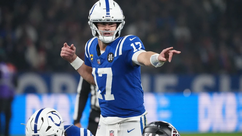 Colts QB Daniel Jones getting help from Duke classmates amid fibula injury